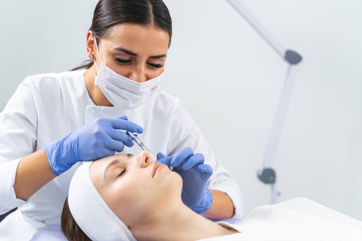 La cosmetología esteticista, imprescindible en tu centro de estética